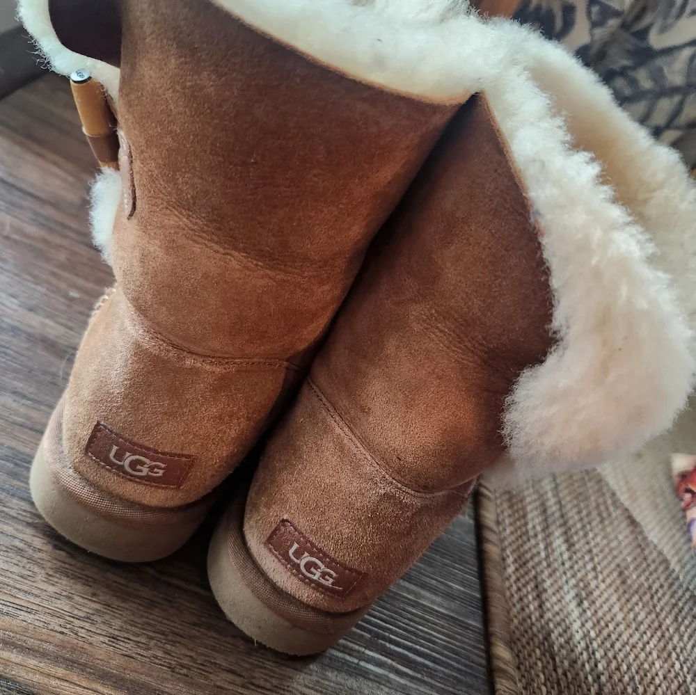 Ugg Cozy Shearling-Lined Women's Winter Boots - Tan